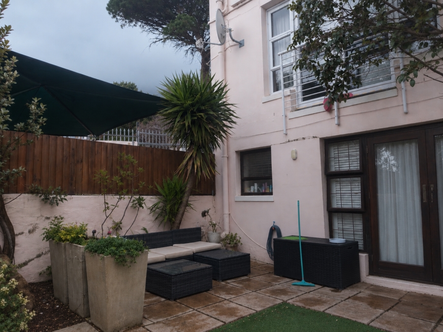To Let 1 Bedroom Property for Rent in Vredehoek Western Cape
